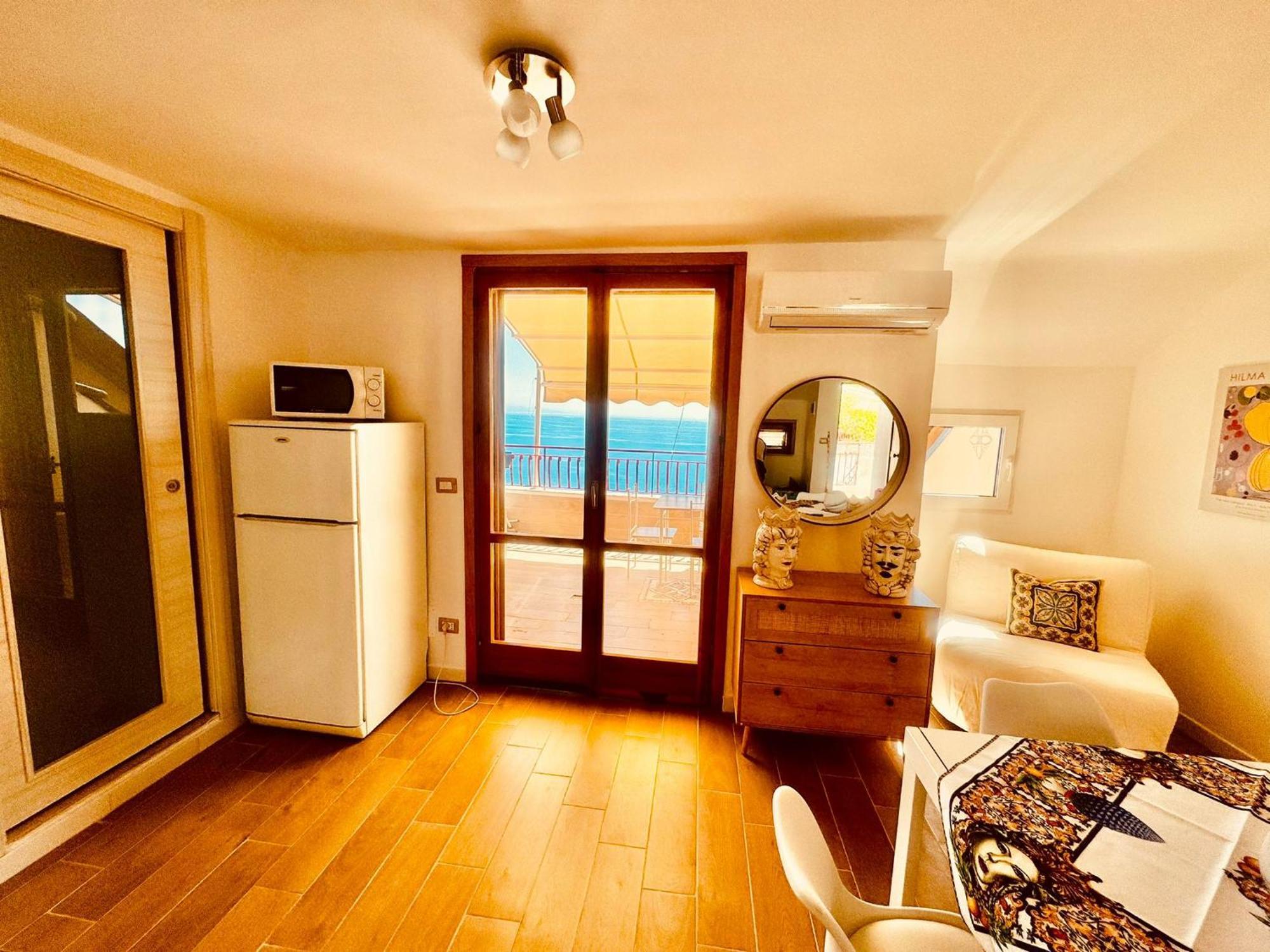 Sunrise Home 勒托阳尼 外观 照片